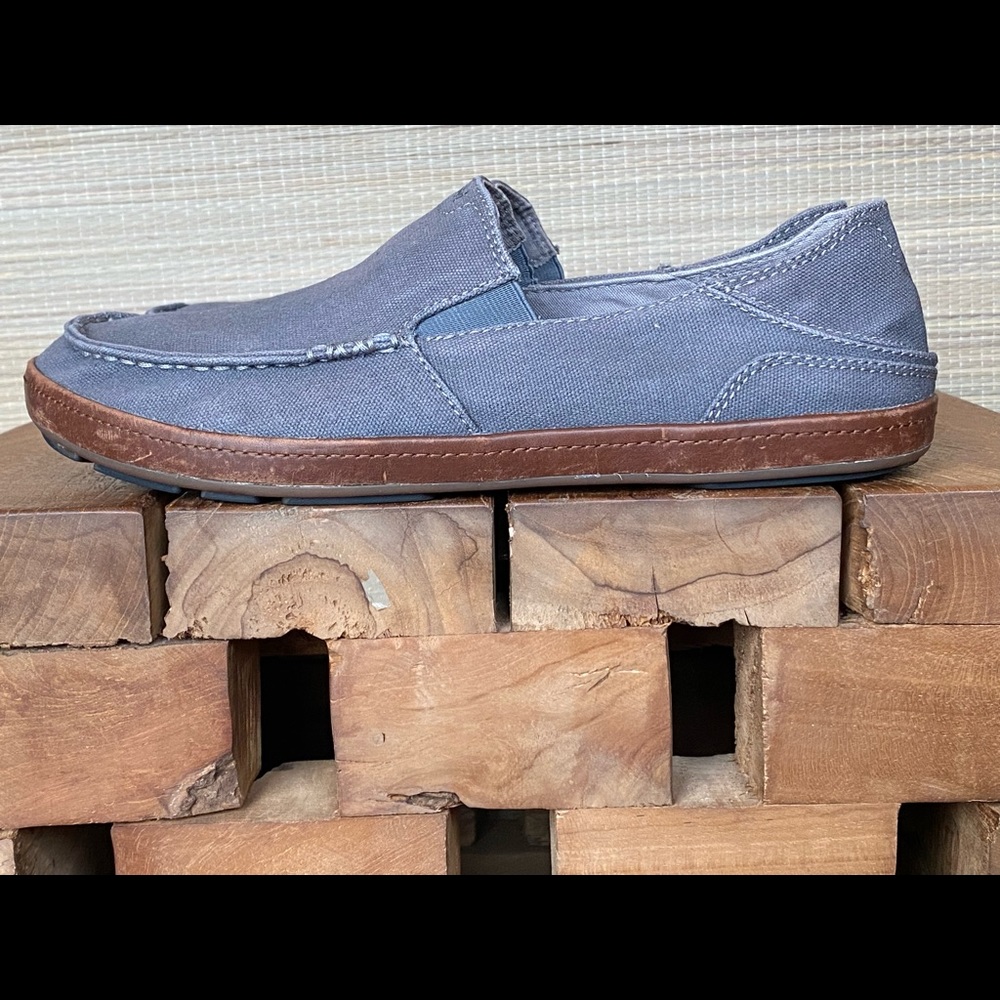 Mens OluKai Puhalu  Casual size 10.5